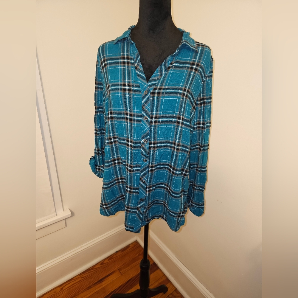 Maurices size 0 plaid button-down blue and black